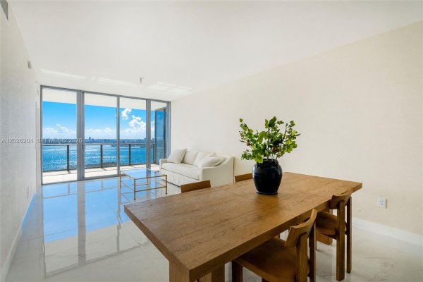 700 NE 24th St #3606 Miami, FL 33137