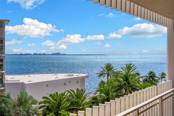 3 Grove Isle Dr #C605 Miami, FL 33133
