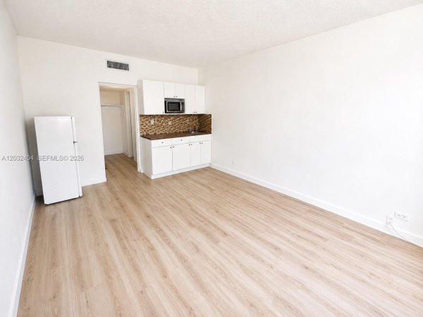 26 Diplomat Pkwy #2325 Hallandale Beach, FL 33009