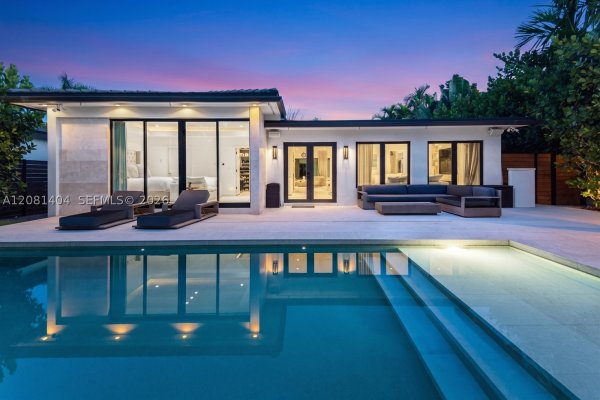771 Fairway Dr Miami Beach, FL 33141