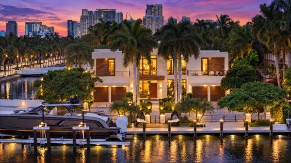 1 Royal Palm Dr Fort Lauderdale, FL 33301