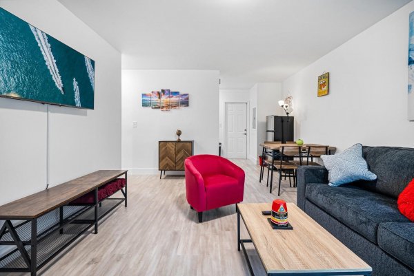 1125 NE 80th Miami, FL 33138