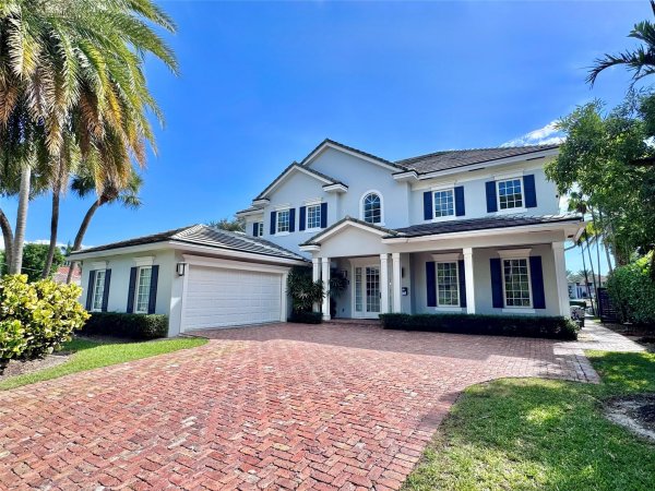 1744 SE 9th St Fort Lauderdale, FL 33316