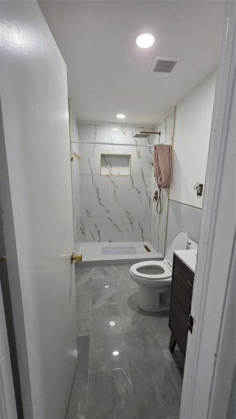 512 N 70th Hollywood, FL 33024