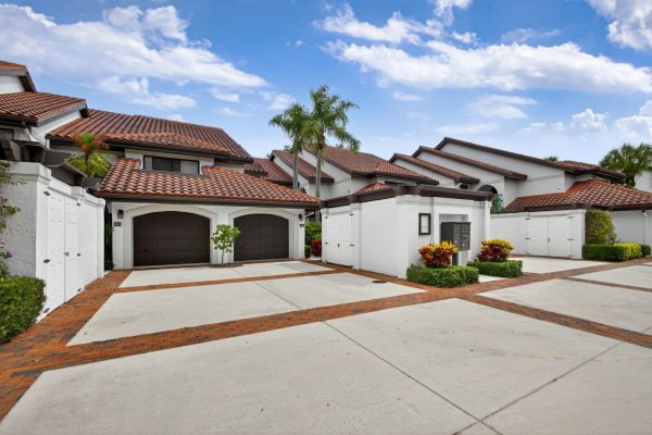 16670 Traders Xing #111 Jupiter, FL 33477