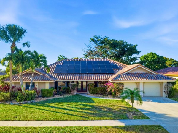 2389 Seaford Dr Wellington, FL 33414