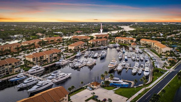 1701 Marina Isle #202 Jupiter, FL 33477