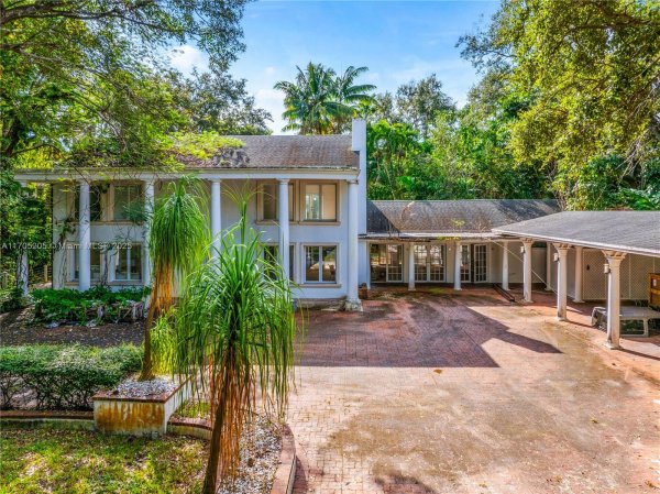 3720 Poinciana Ave Miami, FL 33133