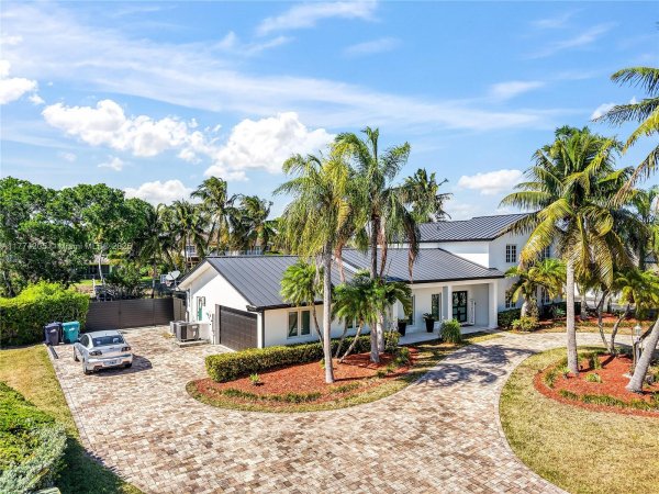 7501 SW 174th St Palmetto Bay, FL 33157