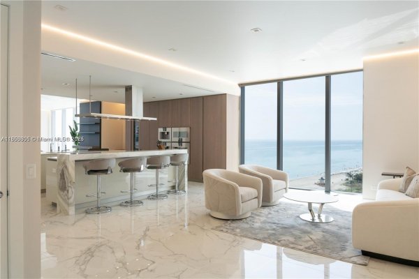 18501 Collins Ave #1104 Sunny Isles Beach, FL 33160