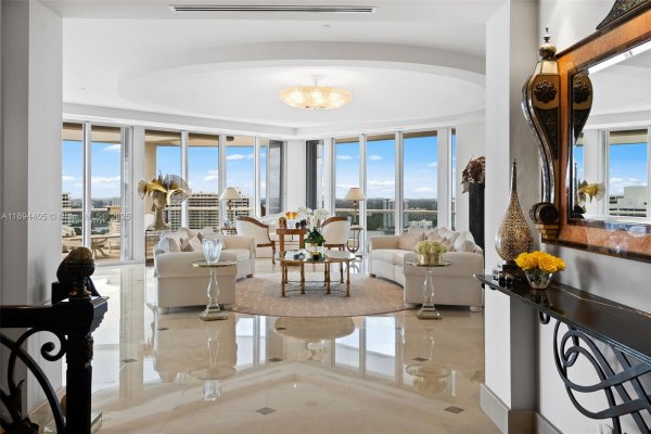 7000 Island Blvd #PH-02 Aventura, FL 33160