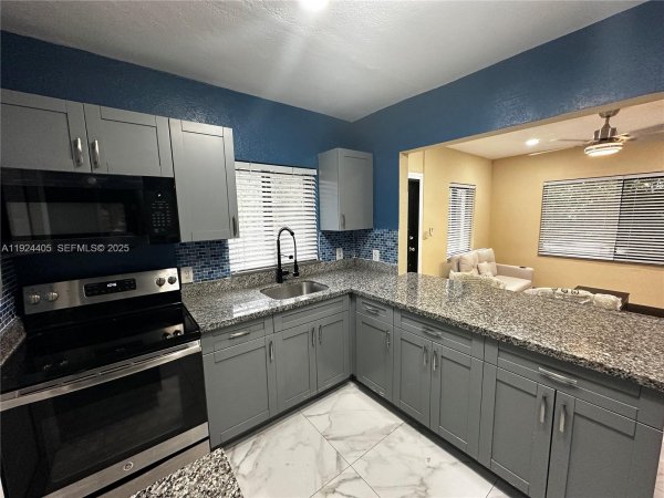 55 NW 44th St Miami, FL 33127