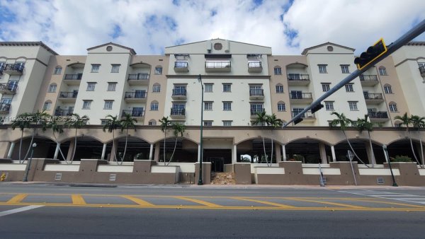 5271 SW 8th St #411 Miami, FL 33134