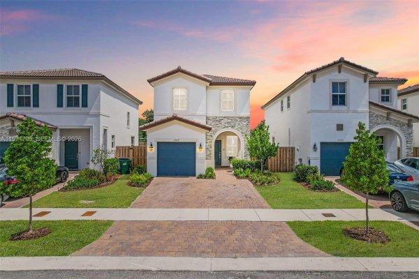 2369 NW 131st Cir Miami, FL 33167