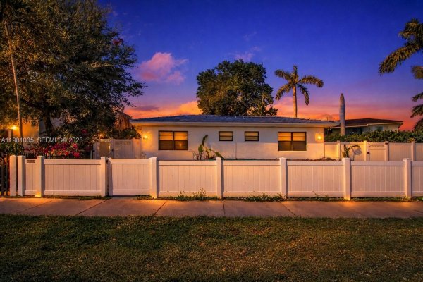 715 NE 92nd St Miami Shores, FL 33138