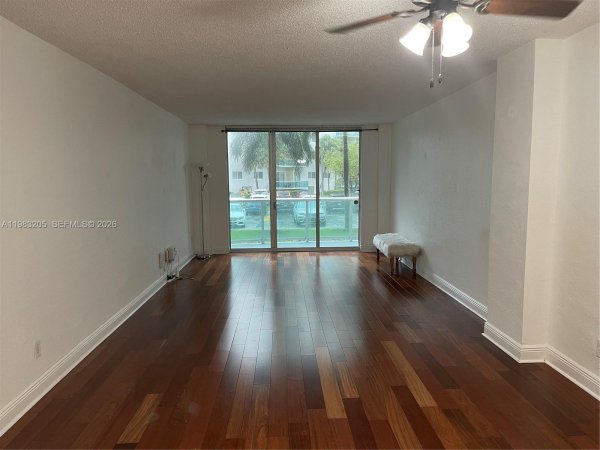 19390 Collins Ave #122 Sunny Isles Beach, FL 33160
