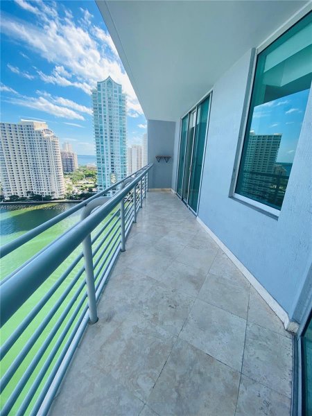 325 S Biscayne Blvd #2126 Miami, FL 33131