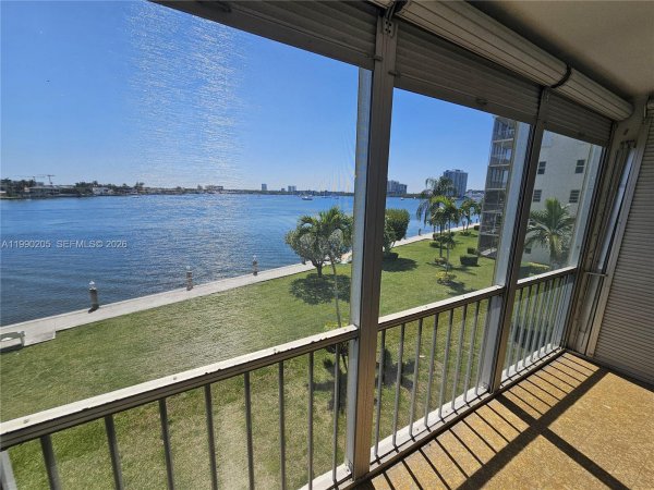 3020 Marcos Dr #S310 Aventura, FL 33160