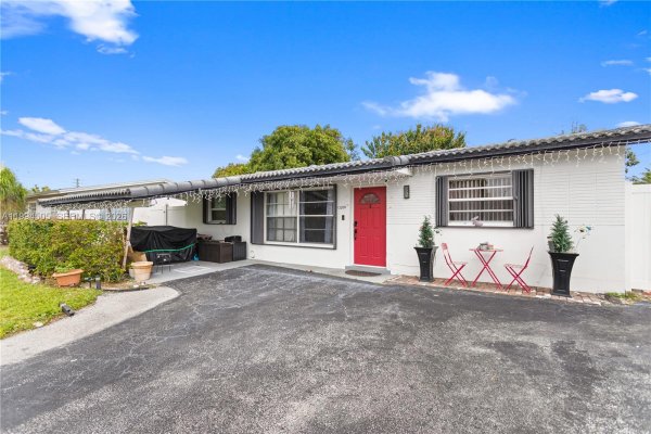 1000 NW 23rd Ter Pompano Beach, FL 33069