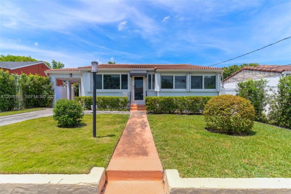3151 NW Flagler Ter Miami, FL 33125
