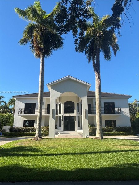 6220 SW 144th St Coral Gables, FL 33158