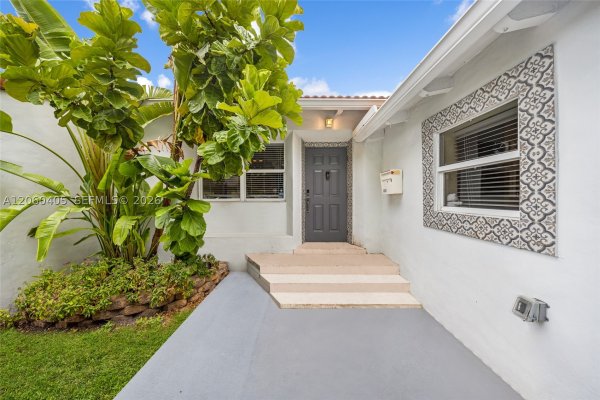 1324 Normandy Dr Miami Beach, FL 33141