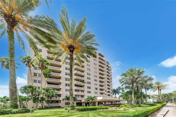 90 Edgewater Dr #501 Coral Gables, FL 33133