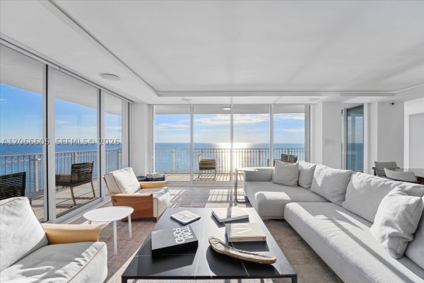 881 Ocean Dr #11H Key Biscayne, FL 33149