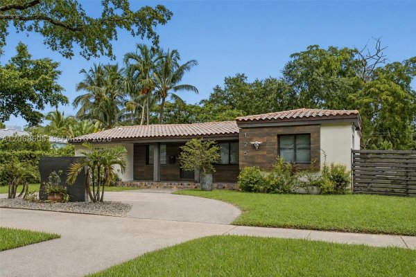 125 NE 107th St Miami Shores, FL 33161