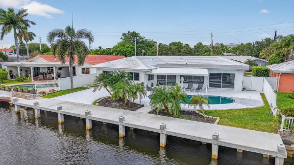 2720 NE 59th Fort Lauderdale, FL 33308