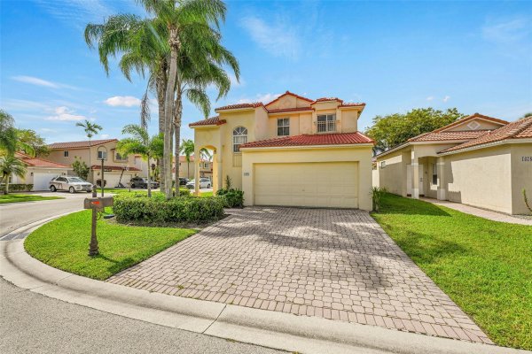 1688 SW 158th Ave Pembroke Pines, FL 33027
