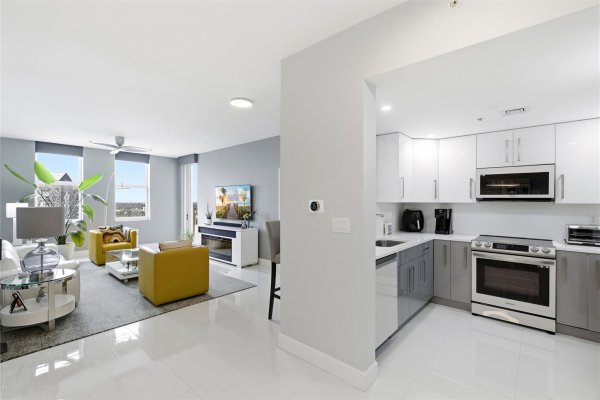511 SE 5th #1811 Fort Lauderdale, FL 33301