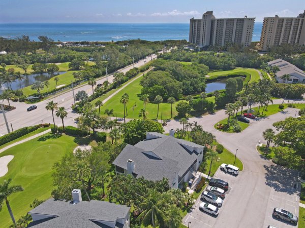 102 Clubhouse Cir Jupiter, FL 33477