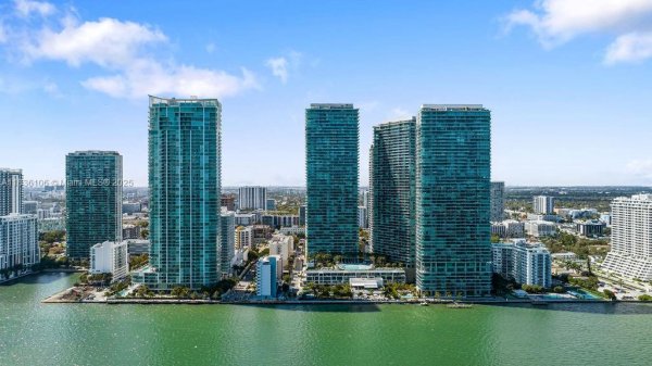 650 NE 32nd St #2205 Miami, FL 33137