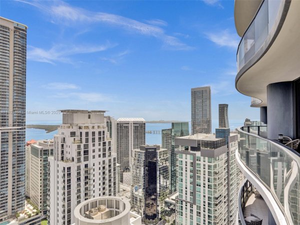 1000 Brickell Plz #PH5103 Miami, FL 33131