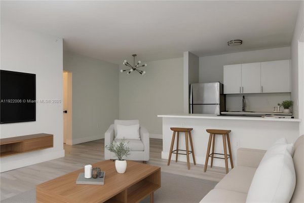 10190 E Bay Hbr Dr #4E Bay Harbor Islands, FL 33154