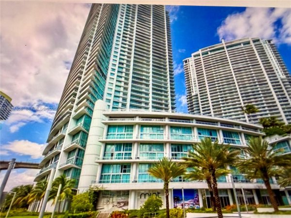 92 SW 3rd St #4309 Miami, FL 33130