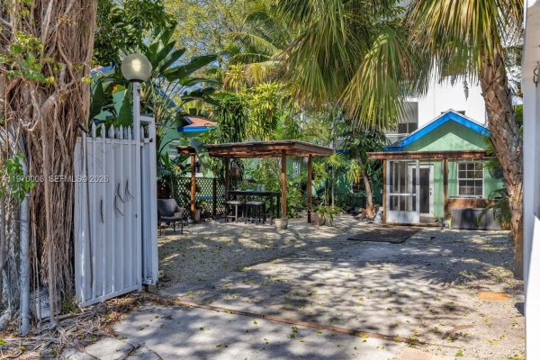 645 NE 62nd St Miami, FL 33138