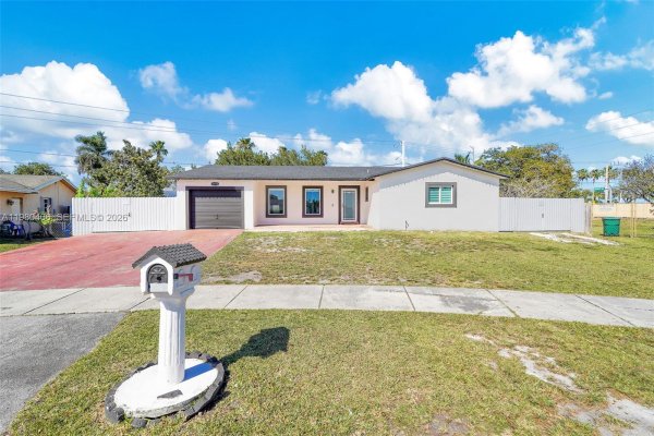 10715 SW 168th Ter Miami, FL 33157