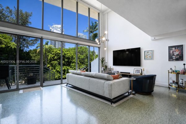 245 Michigan Ave #LG-5 Miami Beach, FL 33139