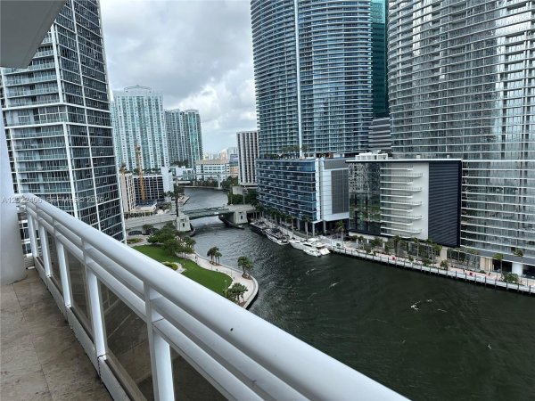 901 Brickell Key Blvd #2005 Miami, FL 33131