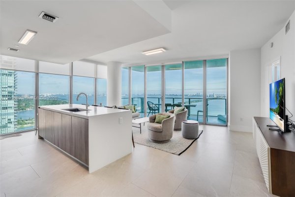 2900 NE 7th Ave #3702 Miami, FL 33137