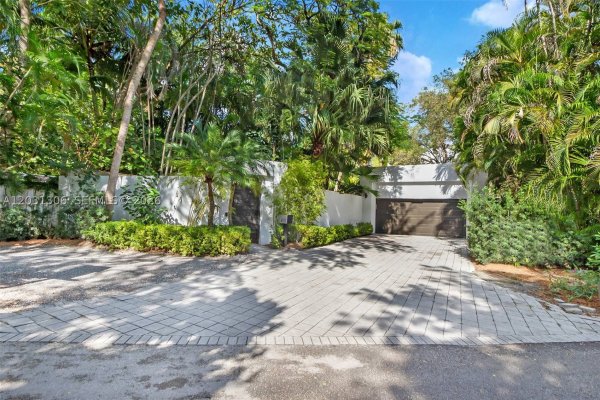 4051 Ensenada Ave Miami, FL 33133