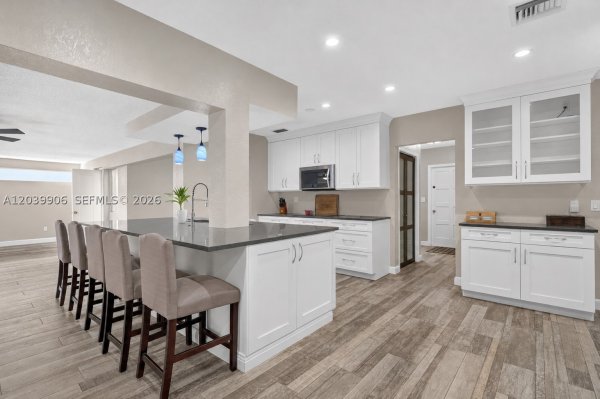 4831 NW 77th Ct Pompano Beach, FL 33073