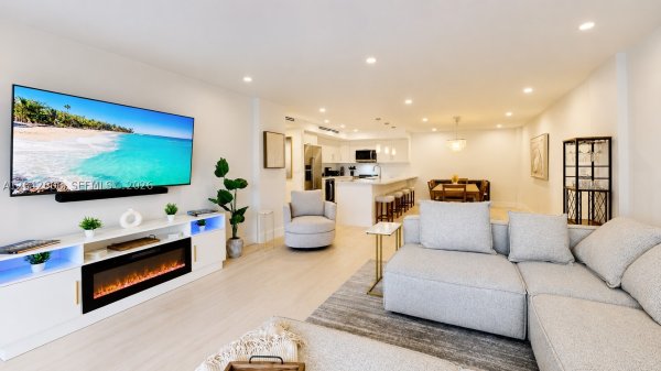 177 Ocean Ln Dr #213 Key Biscayne, FL 33149
