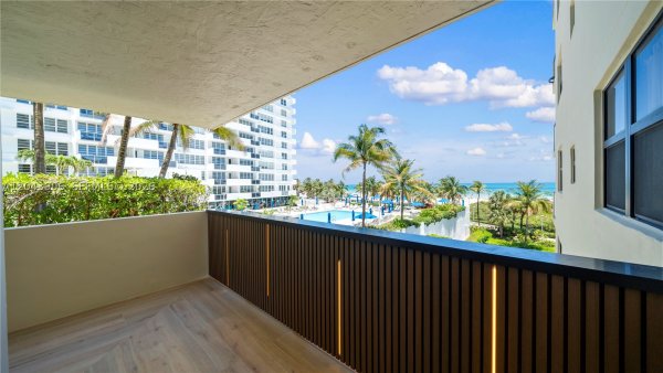 1623 Collins Ave #415 Miami Beach, FL 33139