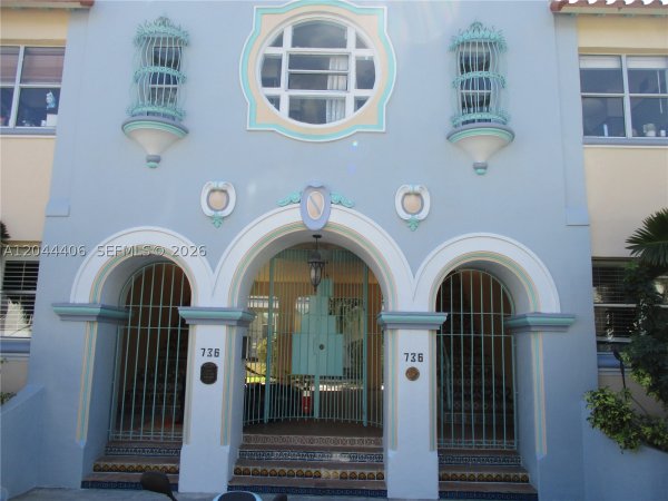 736 13th St Miami Beach, FL 33139
