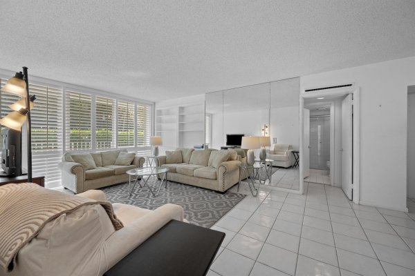 401 Peruvian #1010 Palm Beach, FL 33480