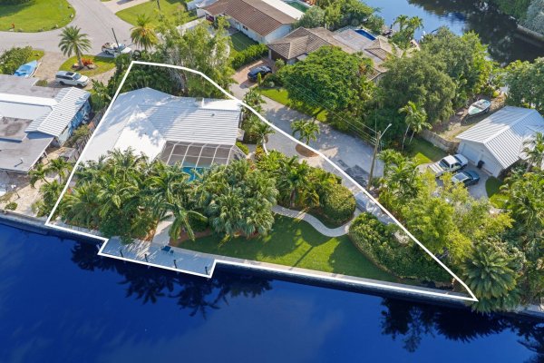 2124 Coral Shores Fort Lauderdale, FL 33306