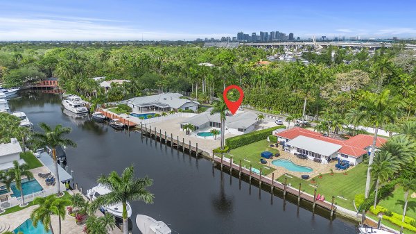 2341 SW 26th Ave Fort Lauderdale, FL 33312